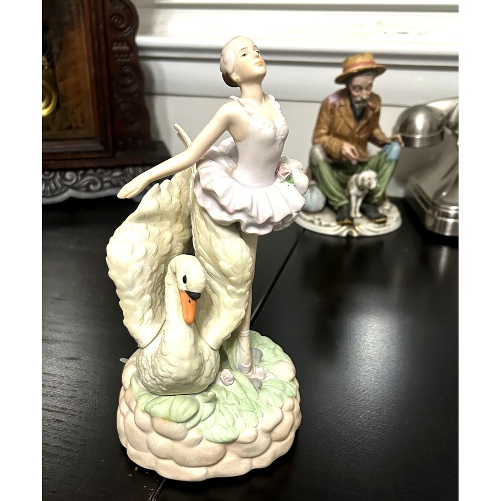 Vintage Enesco Ballerina & Swan Musical Figurine #511366 Plays Reverie
